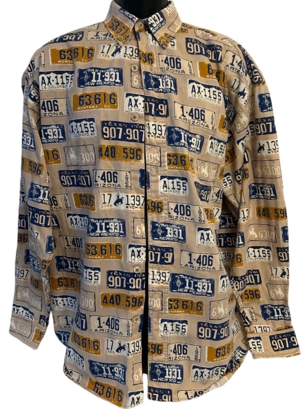 Men's 100% Cotton Tan Beige License Plate Print Button-Down Shirt Small
